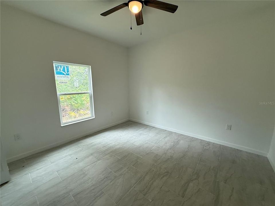 Activo con contrato: $2,000 (3 camas, 2 baños, 1600 Pies cuadrados)