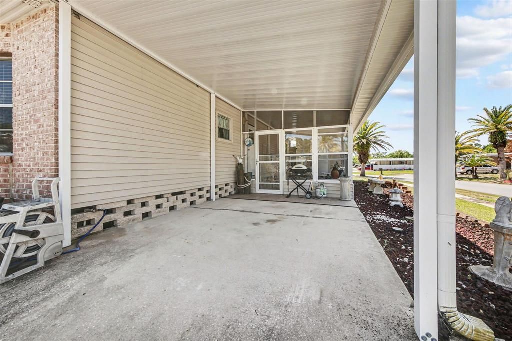 Active With Contract: $190,000 (2 beds, 2 baths, 1208 Square Feet)