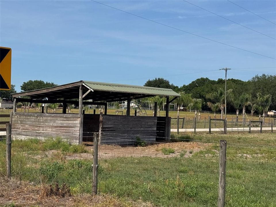 На продажу: $275,000 (6.74 acres)