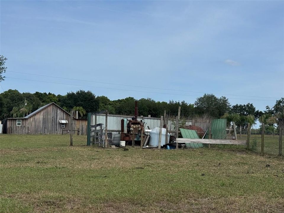 На продажу: $275,000 (6.74 acres)