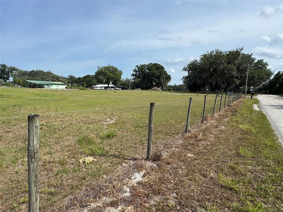 На продажу: $275,000 (6.74 acres)