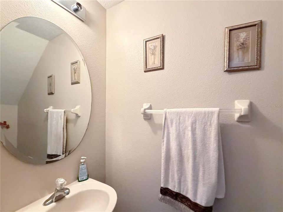 На продажу: $339,000 (3 спален, 2 ванн, 1716 Квадратных фут)