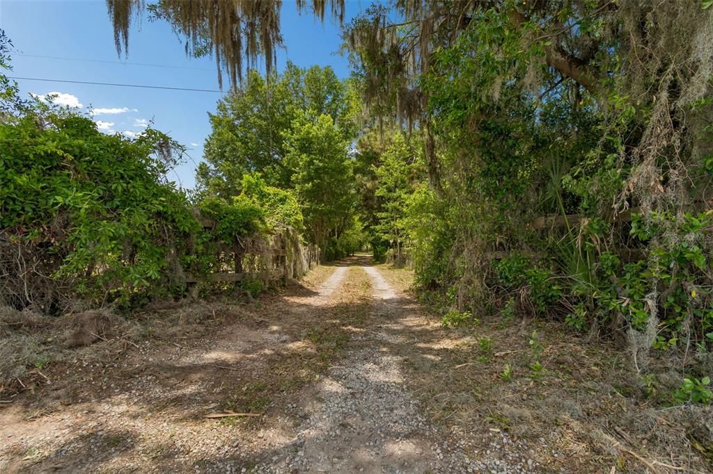 合同活跃: $675,000 (3 贝兹, 2 浴室, 1975 平方英尺)