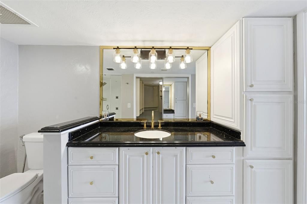 En Venta: $530,000 (2 camas, 2 baños, 1376 Pies cuadrados)