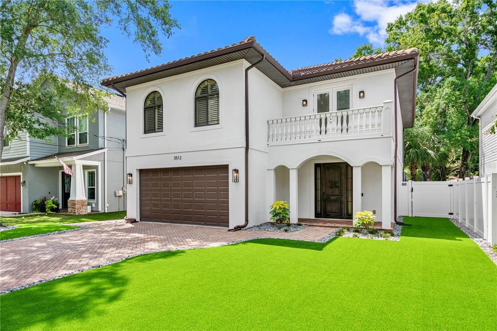 Под контрактом: $1,399,999 (4 спален, 3 ванн, 3410 Квадратных фут)