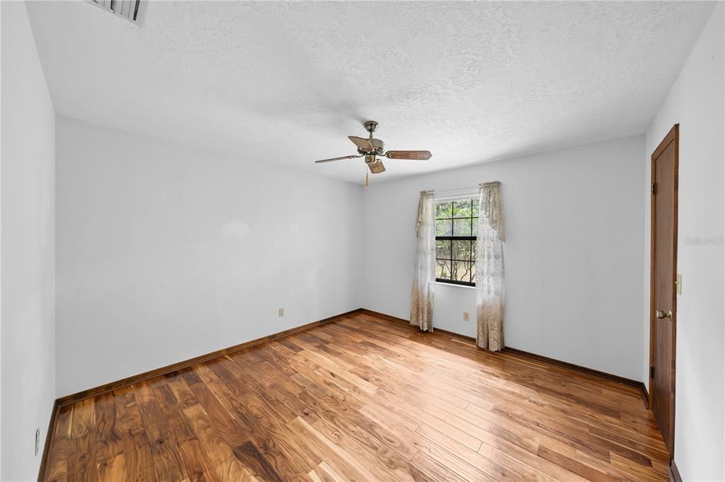 En Venta: $463,000 (3 camas, 2 baños, 1618 Pies cuadrados)