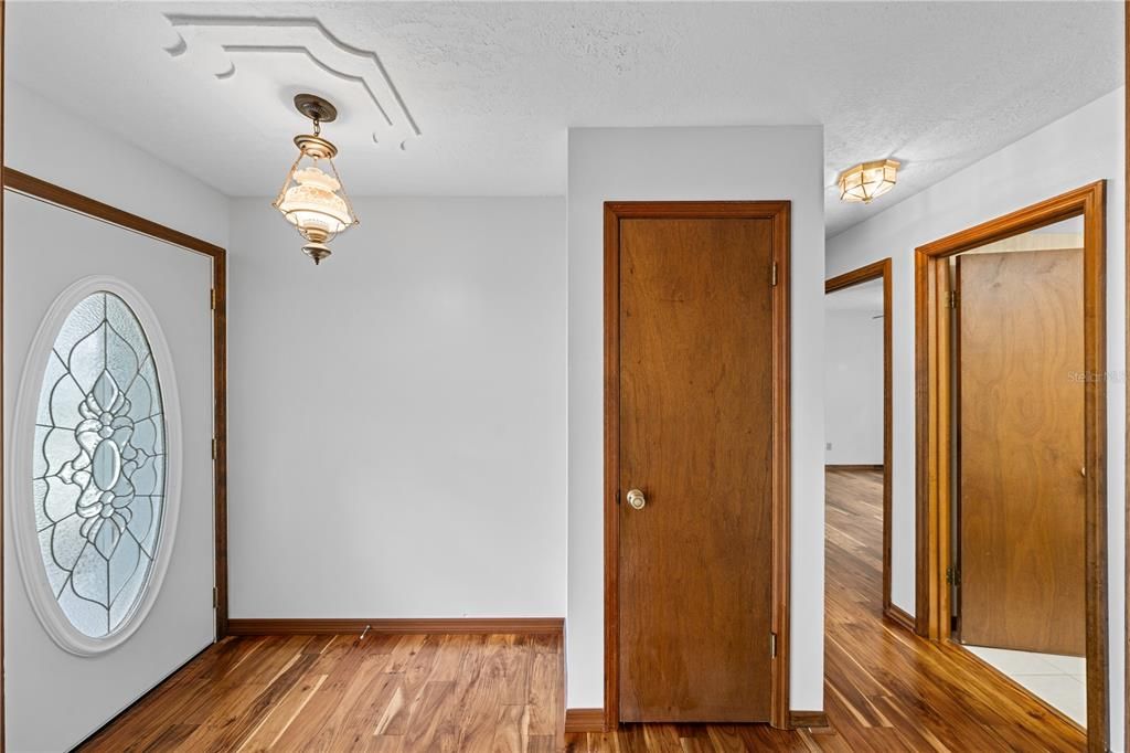 En Venta: $463,000 (3 camas, 2 baños, 1618 Pies cuadrados)