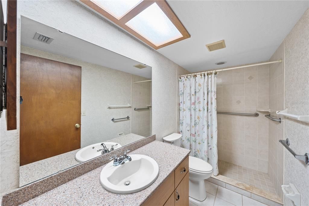 En Venta: $463,000 (3 camas, 2 baños, 1618 Pies cuadrados)
