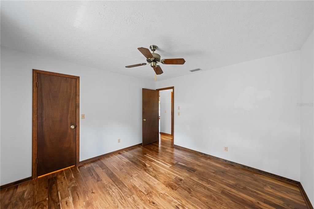 En Venta: $463,000 (3 camas, 2 baños, 1618 Pies cuadrados)