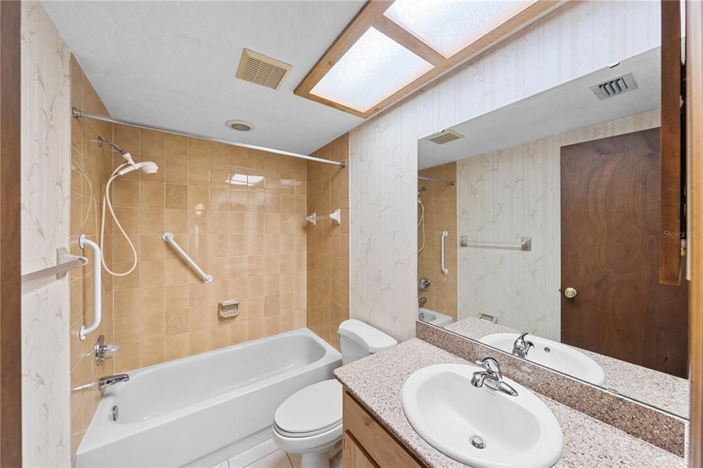 En Venta: $463,000 (3 camas, 2 baños, 1618 Pies cuadrados)