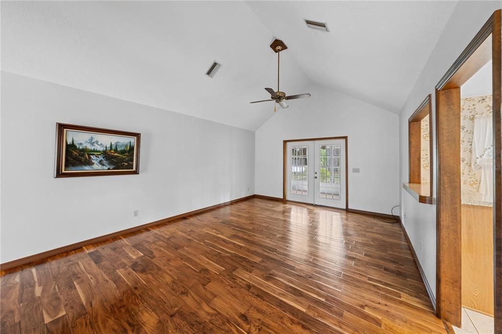 En Venta: $463,000 (3 camas, 2 baños, 1618 Pies cuadrados)