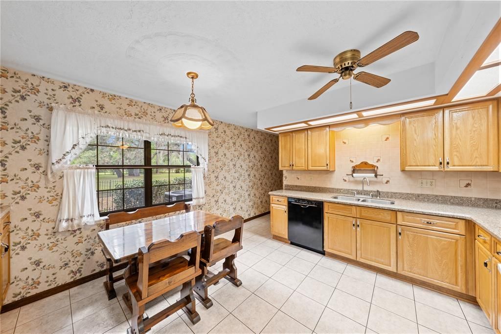 En Venta: $463,000 (3 camas, 2 baños, 1618 Pies cuadrados)