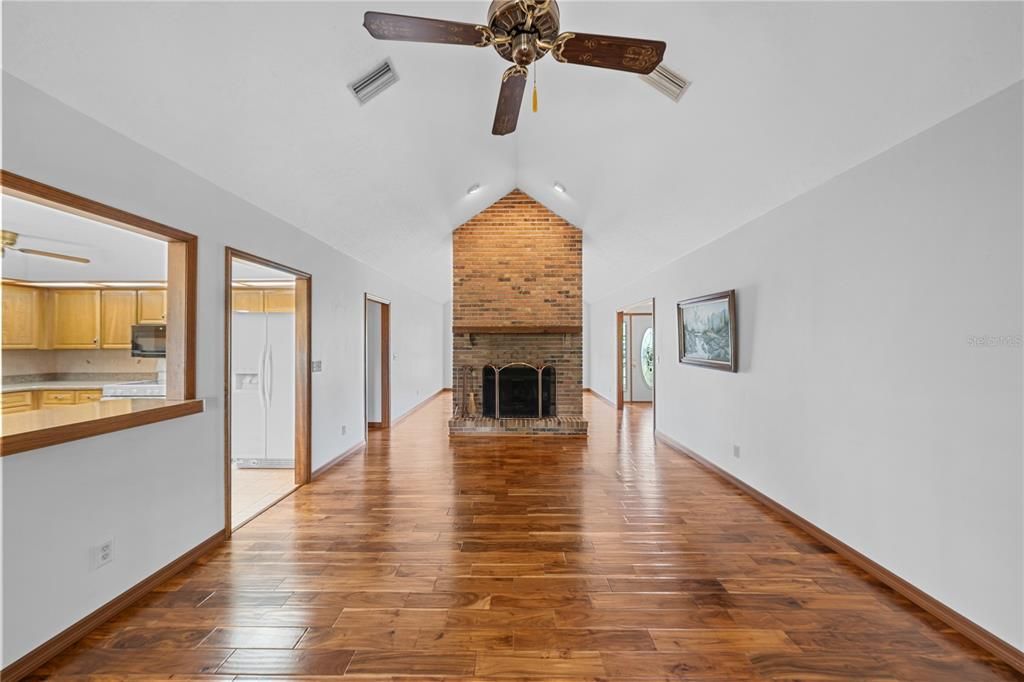En Venta: $463,000 (3 camas, 2 baños, 1618 Pies cuadrados)