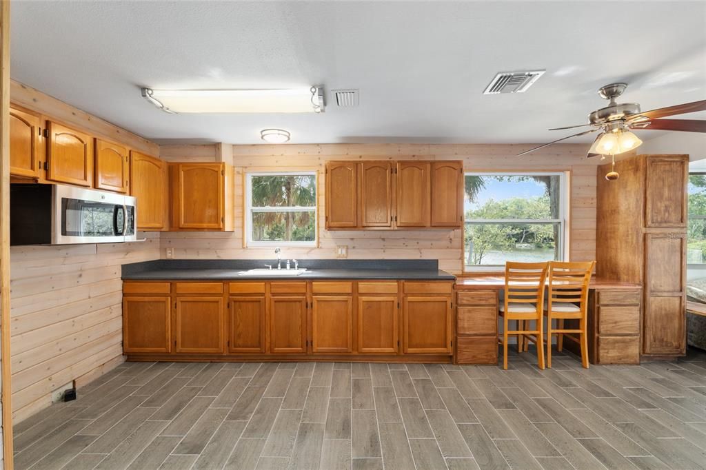 En Venta: $549,000 (3 camas, 2 baños, 1144 Pies cuadrados)