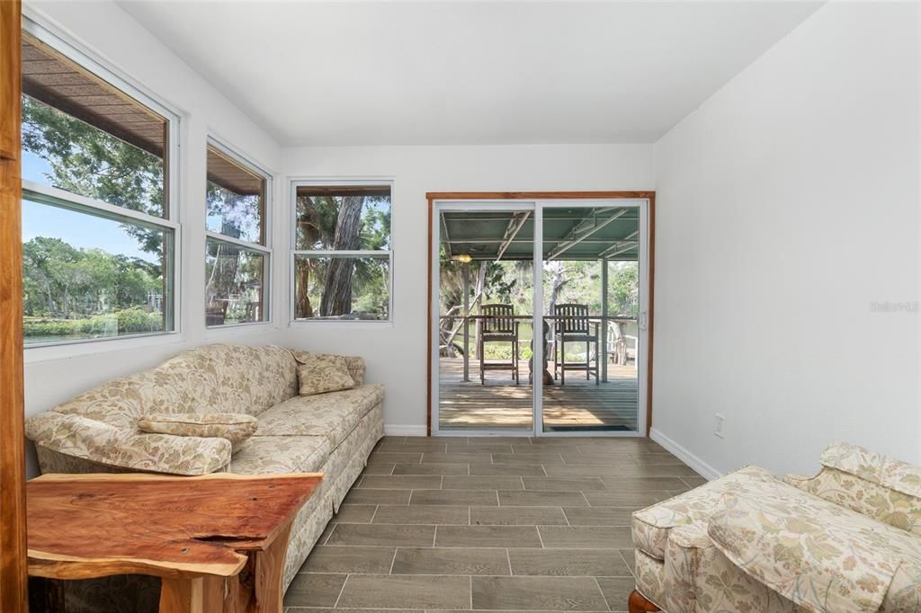 En Venta: $549,000 (3 camas, 2 baños, 1144 Pies cuadrados)