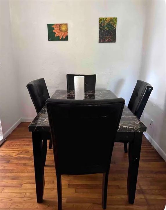 На продажу: $175,000 (3 спален, 1 ванн, 1018 Квадратных фут)
