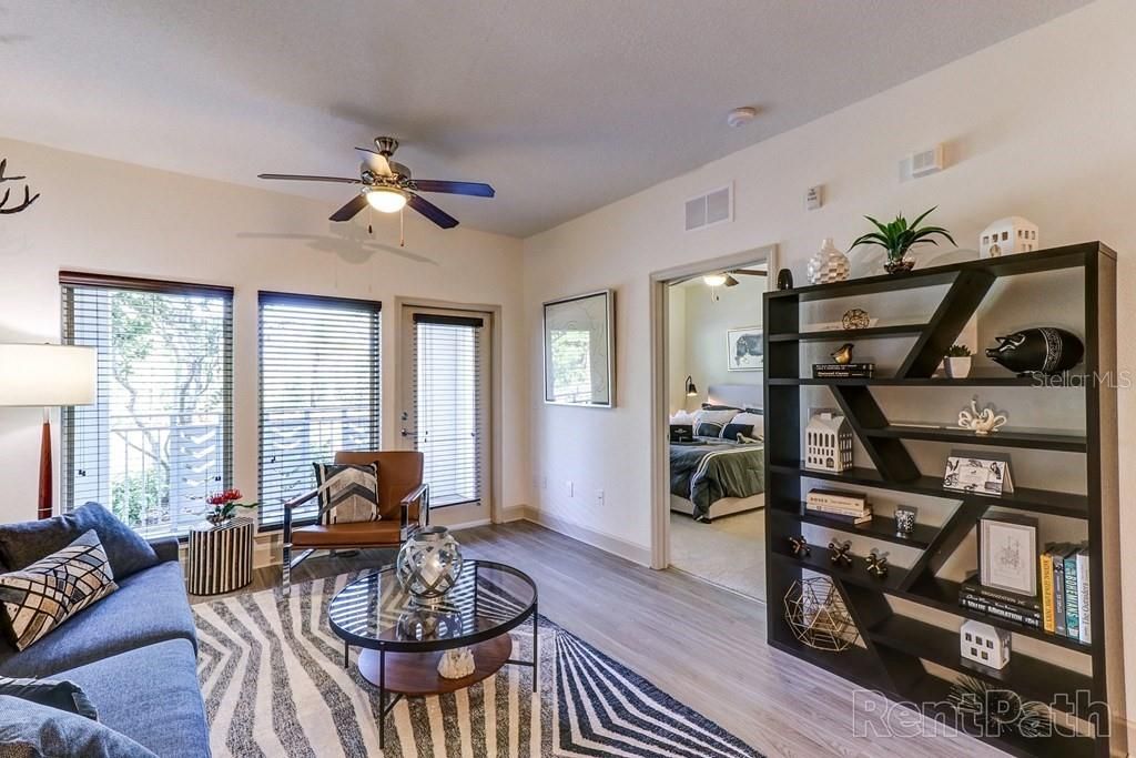 For Rent: $1,527 (1 beds, 1 baths, 746 Square Feet)