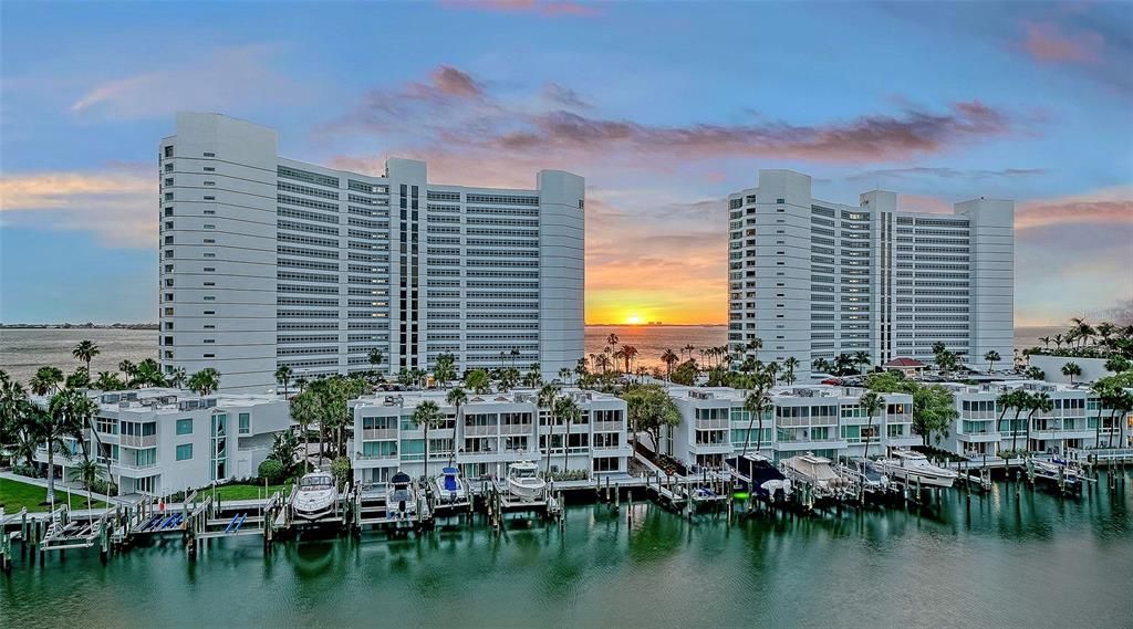 For Sale: $6,900,000 (3 beds, 3 baths, 3798 Square Feet)