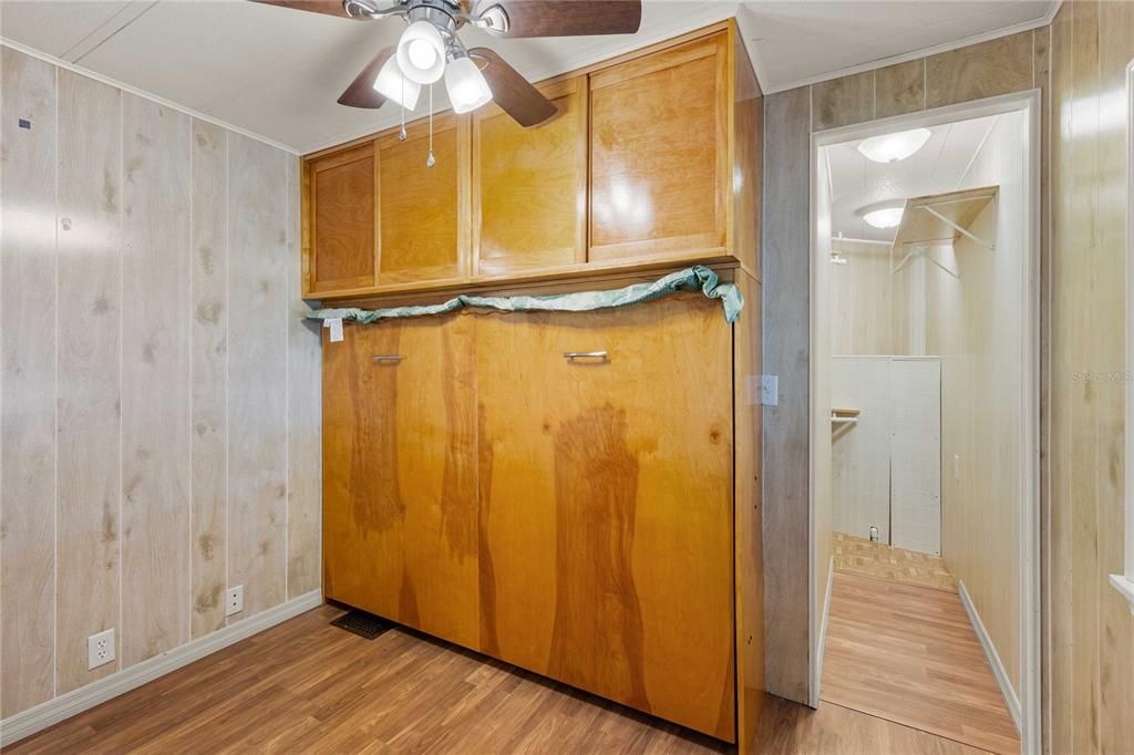 Под контрактом: $129,900 (2 спален, 2 ванн, 1380 Квадратных фут)