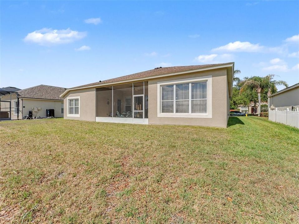 Activo con contrato: $414,900 (4 camas, 3 baños, 2184 Pies cuadrados)