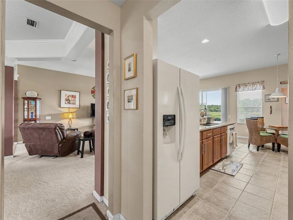 Activo con contrato: $414,900 (4 camas, 3 baños, 2184 Pies cuadrados)
