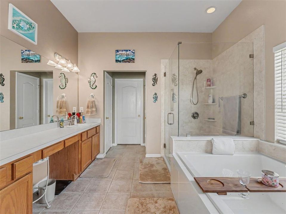 Activo con contrato: $414,900 (4 camas, 3 baños, 2184 Pies cuadrados)