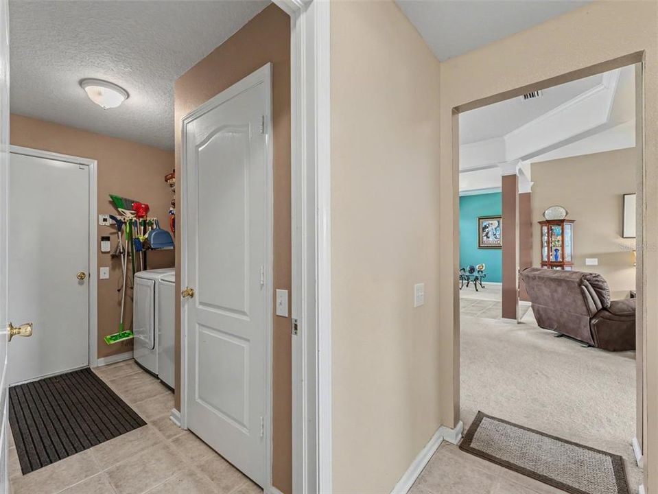Activo con contrato: $414,900 (4 camas, 3 baños, 2184 Pies cuadrados)