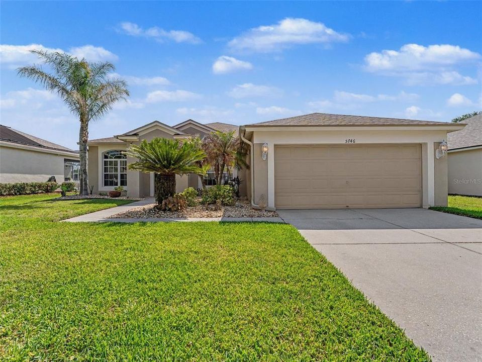 Activo con contrato: $414,900 (4 camas, 3 baños, 2184 Pies cuadrados)