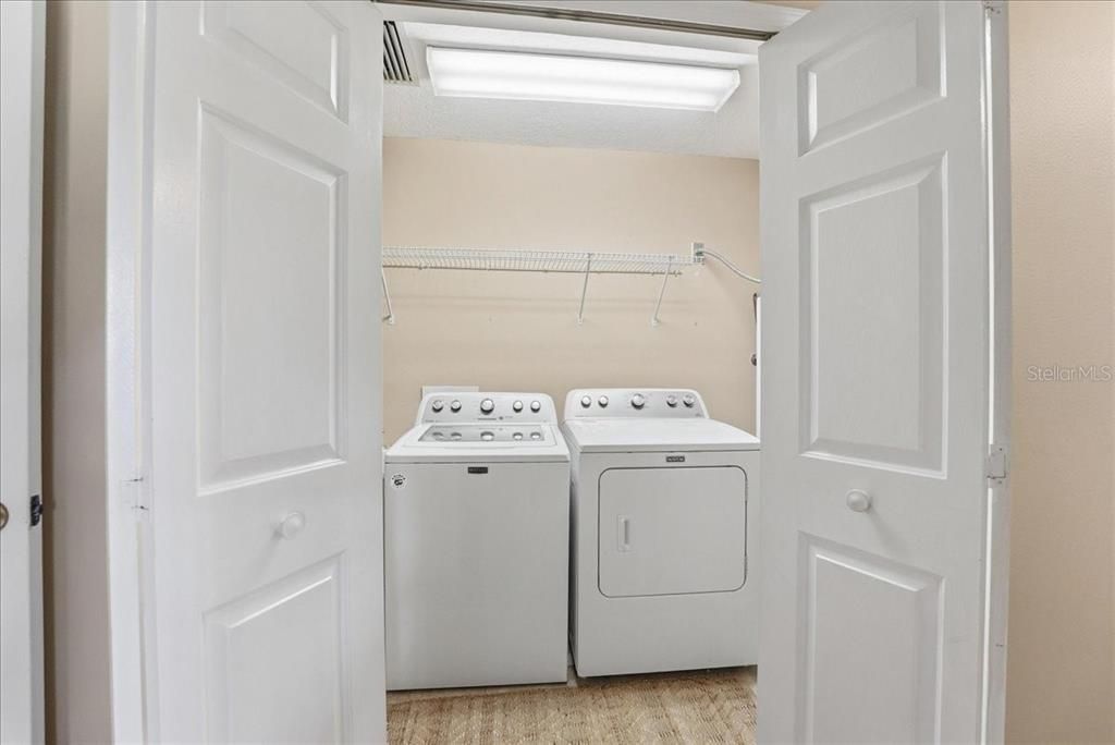 En Venta: $675,000 (5 camas, 2 baños, 2756 Pies cuadrados)