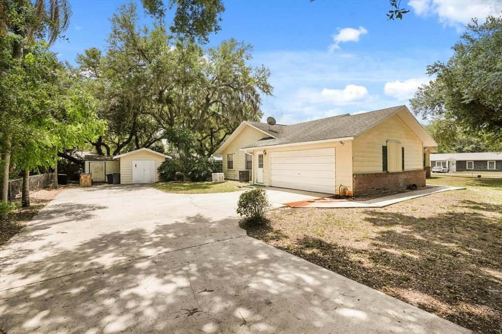 Active With Contract: $350,000 (3 beds, 2 baths, 1732 Square Feet)