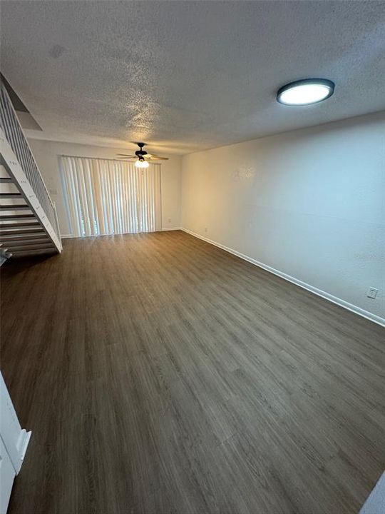 Activo con contrato: $1,289 (2 camas, 1 baños, 1200 Pies cuadrados)
