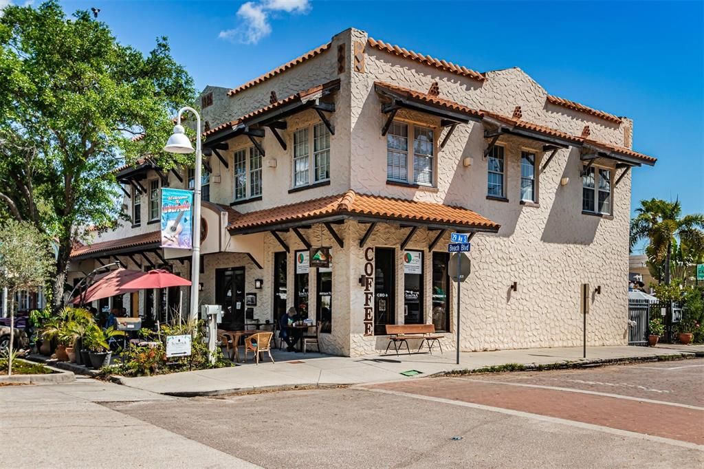 Active With Contract: $722,000 (4 beds, 3 baths, 2167 Square Feet)