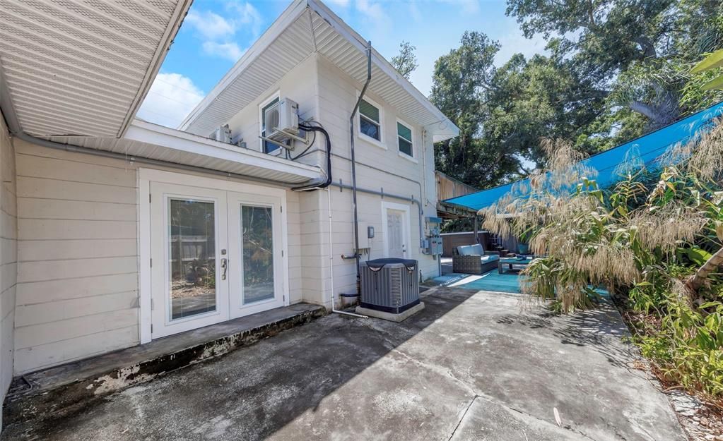 Active With Contract: $722,000 (4 beds, 3 baths, 2167 Square Feet)