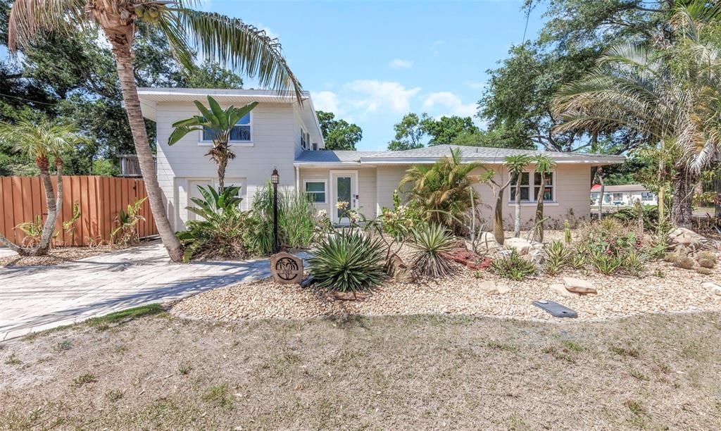 Active With Contract: $722,000 (4 beds, 3 baths, 2167 Square Feet)