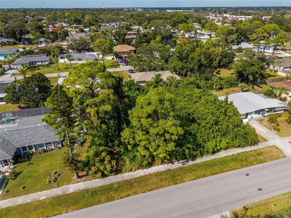待售: $120,000 (0.28 acres)