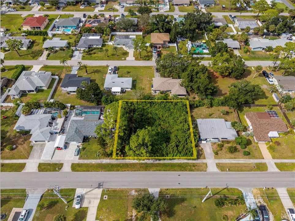 待售: $120,000 (0.28 acres)
