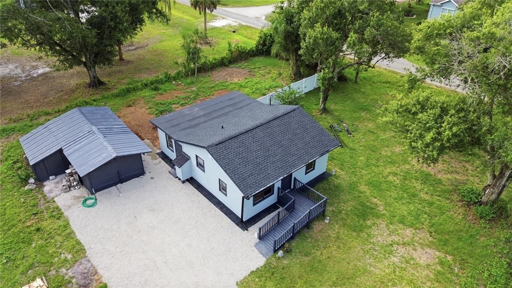 Active With Contract: $195,000 (2 beds, 1 baths, 884 Square Feet)