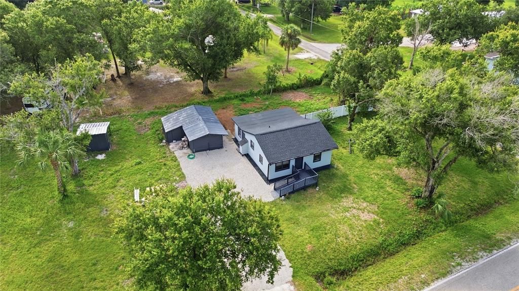 Active With Contract: $195,000 (2 beds, 1 baths, 884 Square Feet)