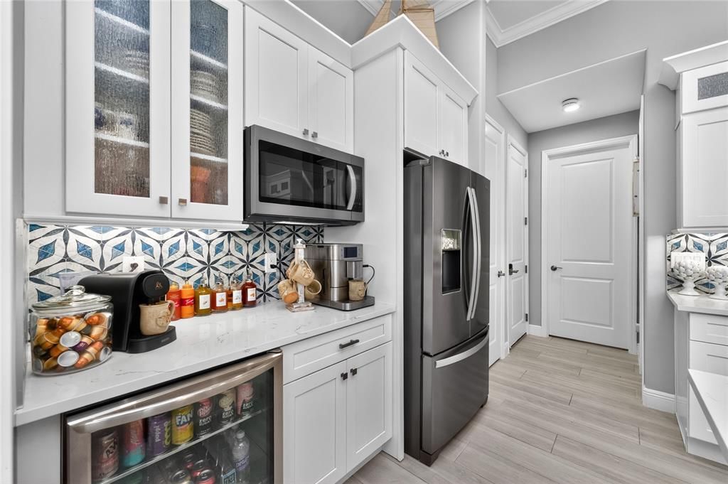 For Sale: $699,900 (3 beds, 3 baths, 2253 Square Feet)
