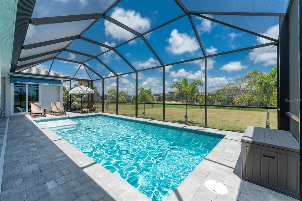For Sale: $699,900 (3 beds, 3 baths, 2253 Square Feet)
