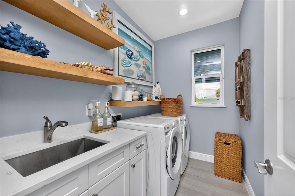For Sale: $699,900 (3 beds, 3 baths, 2253 Square Feet)