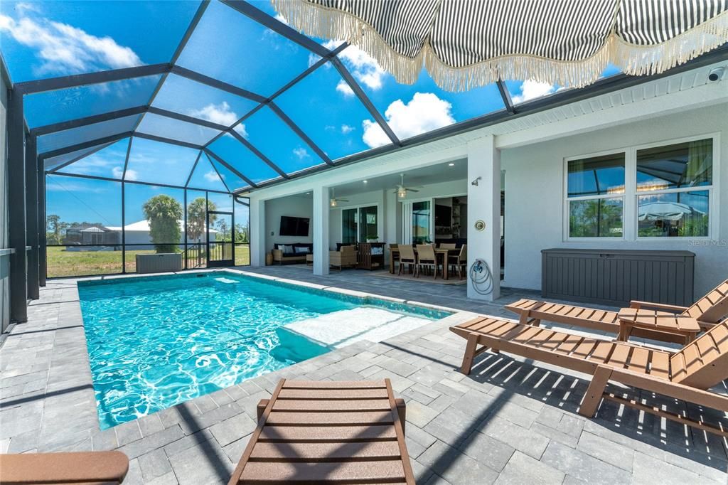 For Sale: $699,900 (3 beds, 3 baths, 2253 Square Feet)