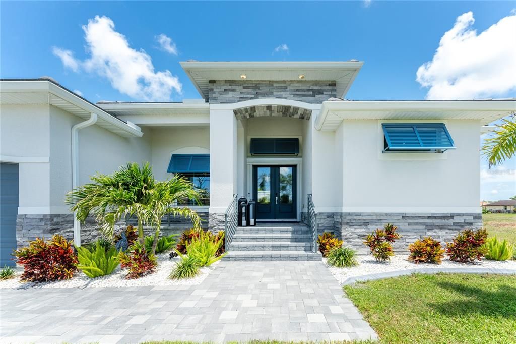 For Sale: $699,900 (3 beds, 3 baths, 2253 Square Feet)