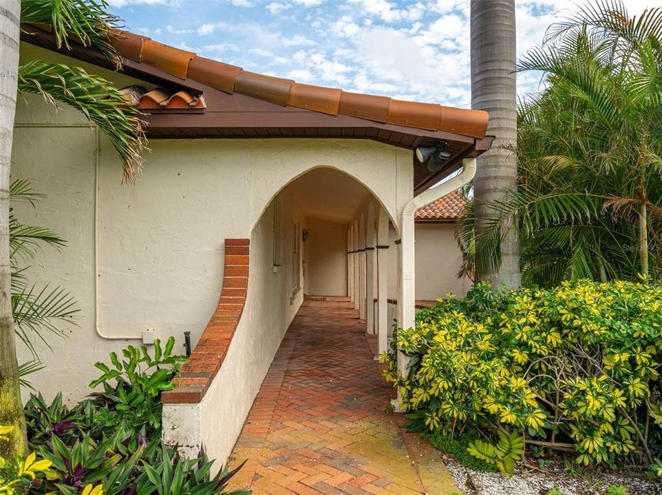 For Sale: $759,000 (4 beds, 2 baths, 2200 Square Feet)