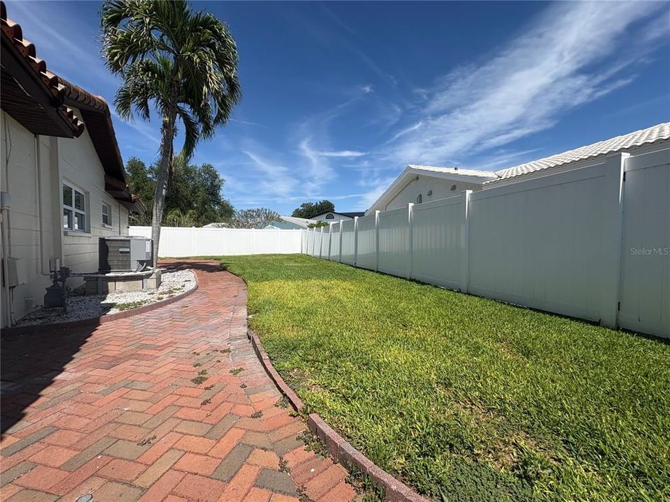 For Sale: $759,000 (4 beds, 2 baths, 2200 Square Feet)