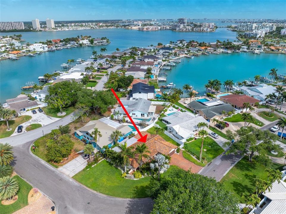 For Sale: $759,000 (4 beds, 2 baths, 2200 Square Feet)