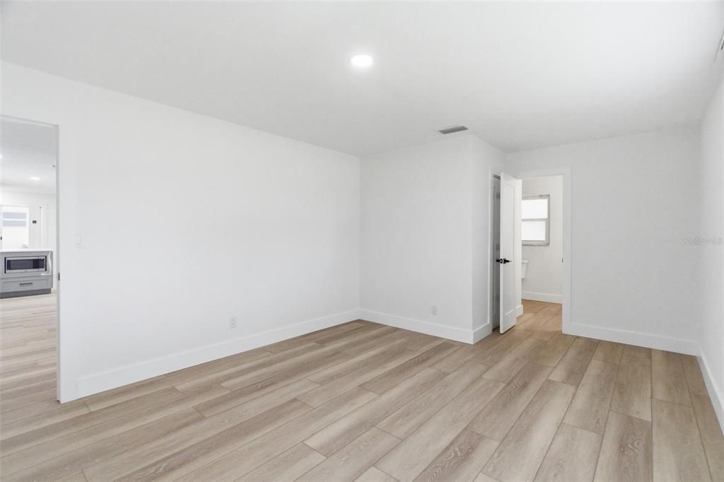 For Sale: $759,000 (4 beds, 2 baths, 2200 Square Feet)