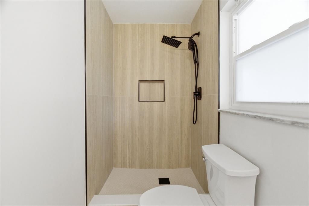 For Sale: $759,000 (4 beds, 2 baths, 2200 Square Feet)