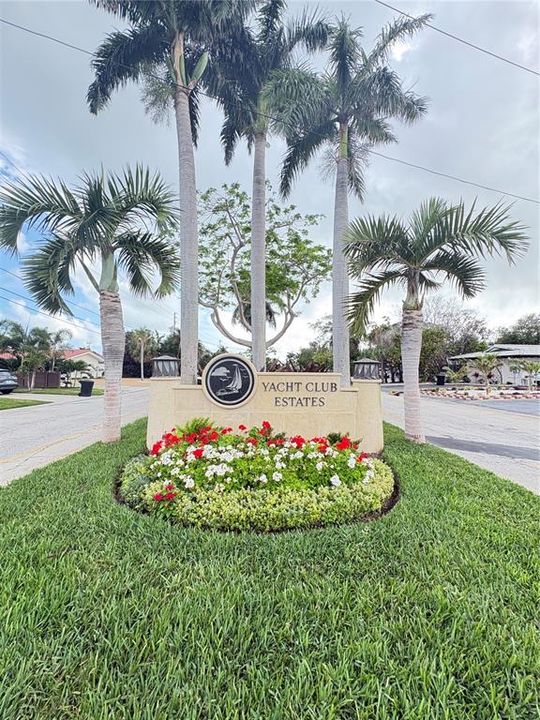 For Sale: $759,000 (4 beds, 2 baths, 2200 Square Feet)