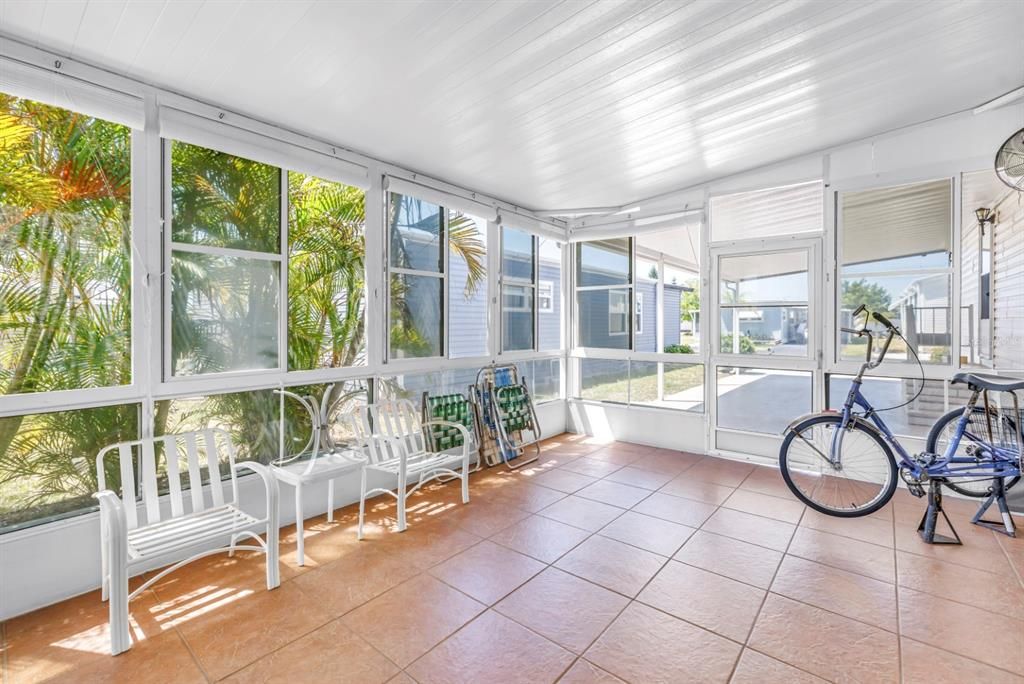 Activo con contrato: $165,000 (2 camas, 2 baños, 1024 Pies cuadrados)